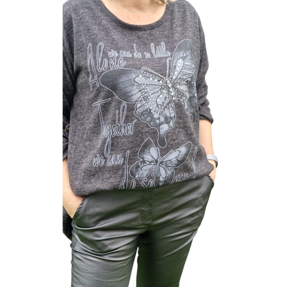 Pullover mit Schmetterlingsdruck und Strasssteinen