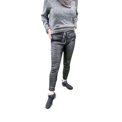 Kunstlederhose schwarz
